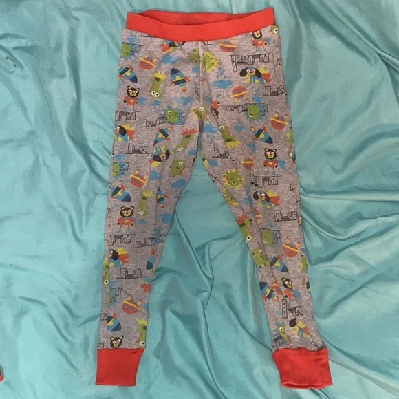 Matching pyjama set - Picture 3 of 3